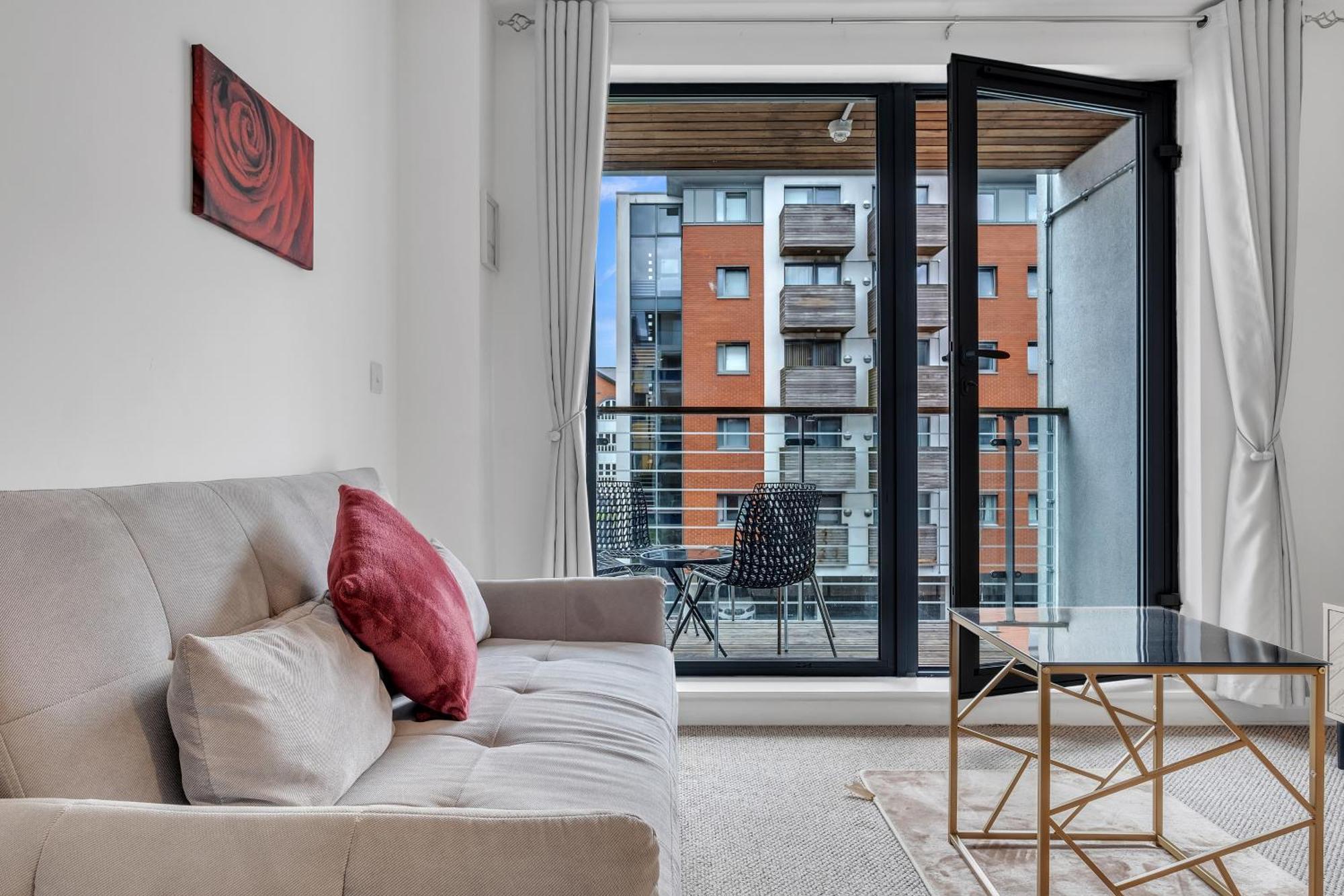 Central Suite Near Mailbox, King Bed, Ping Pong, Netflix, Sleeps 4 เบอร์มิงแฮม ภายนอก รูปภาพ